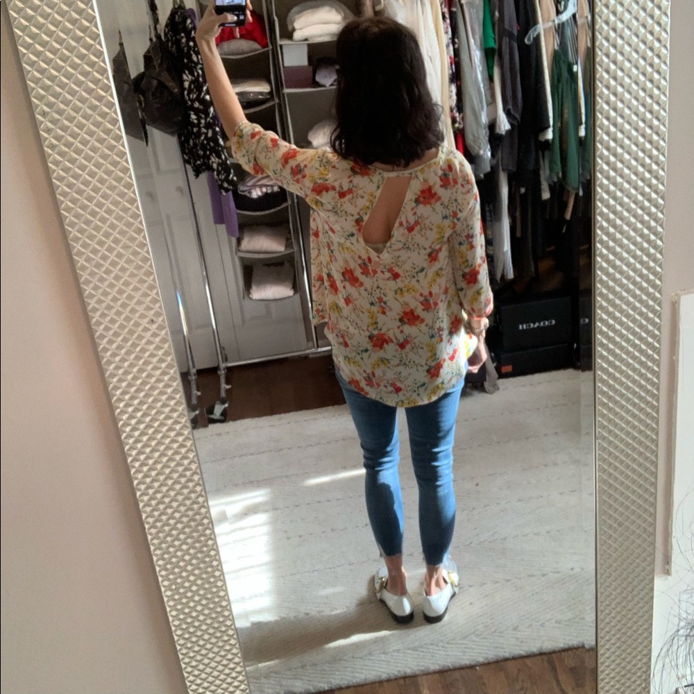 Zara Basics floral blouse - Picture 2 of 6